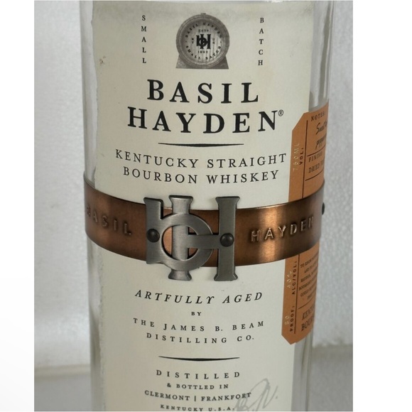 Basil Hayden Kentucky Bourbon Whiskey 750 ml bottle (empty) - Picture 6 of 14